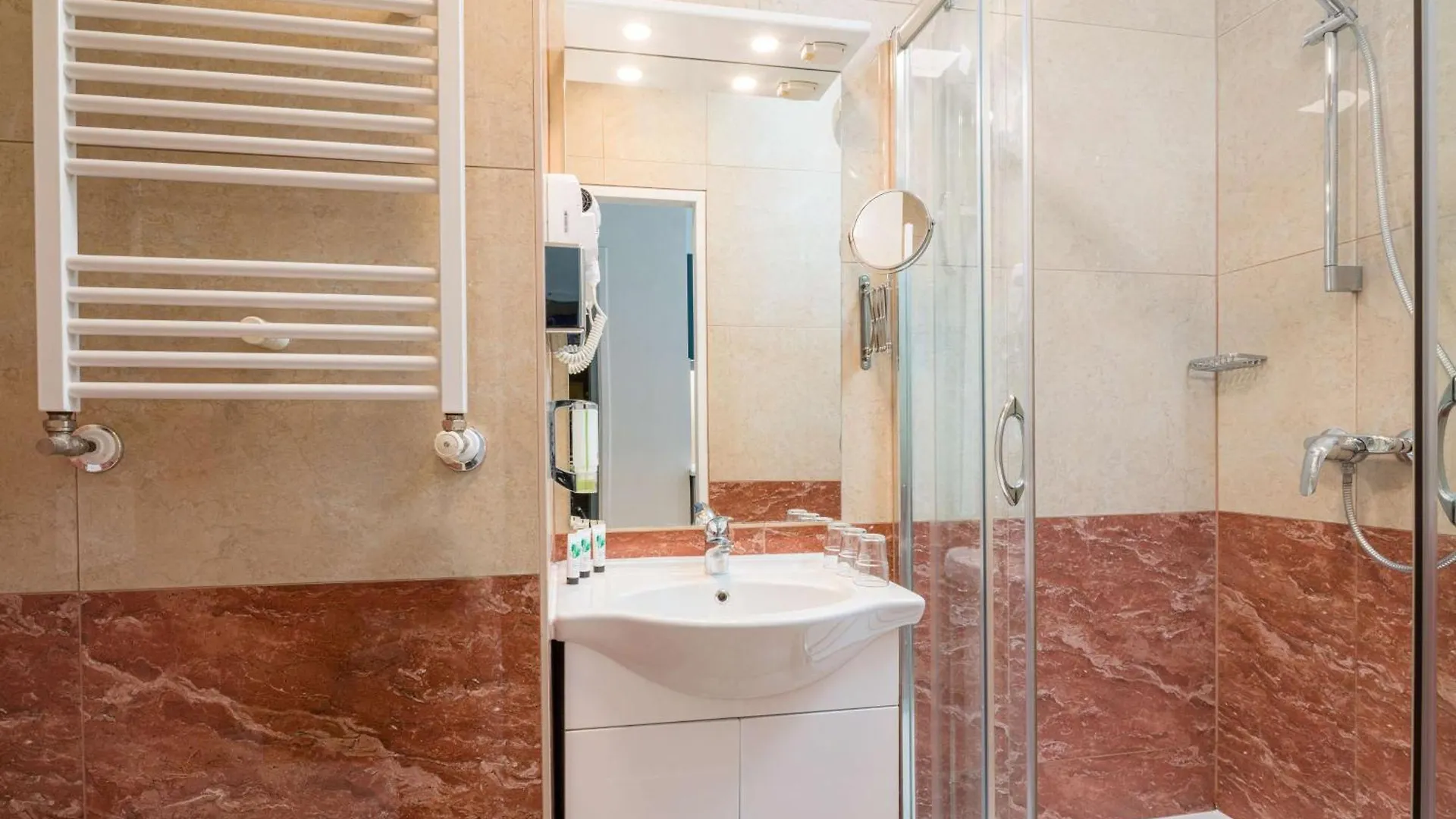 Best Western Plus Celebrity Suites Bécs