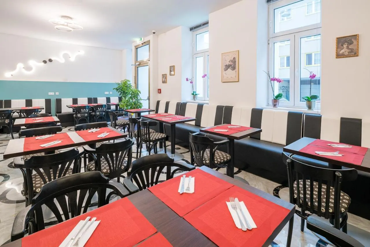 Best Western Plus Celebrity Suites Вена